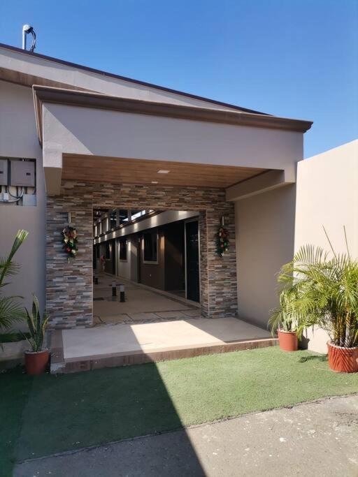 Orange Apartment 5 min aeropuerto Juan santamaria Alajuela Exterior foto
